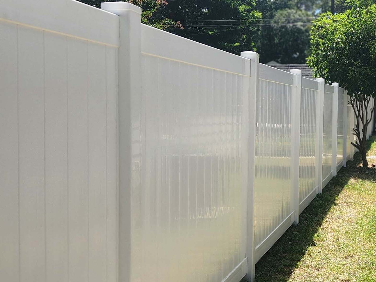 Photo of a South Carolina vinyl fence